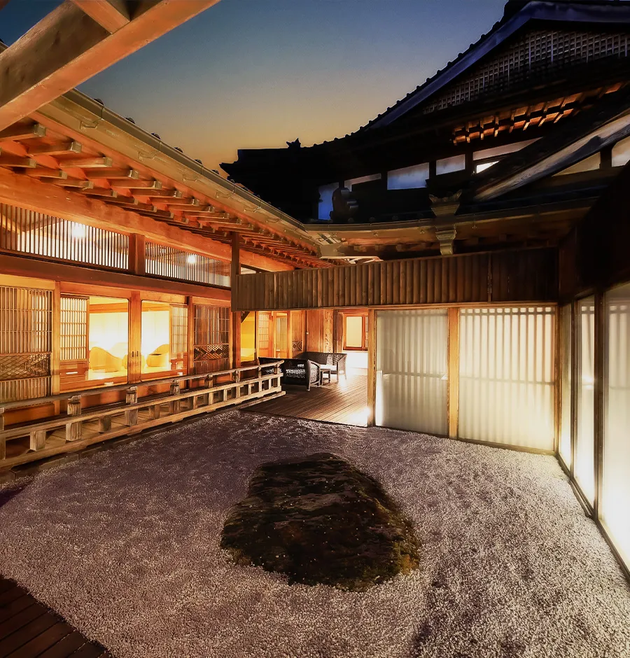 写真：河口湖温泉寺夢殿