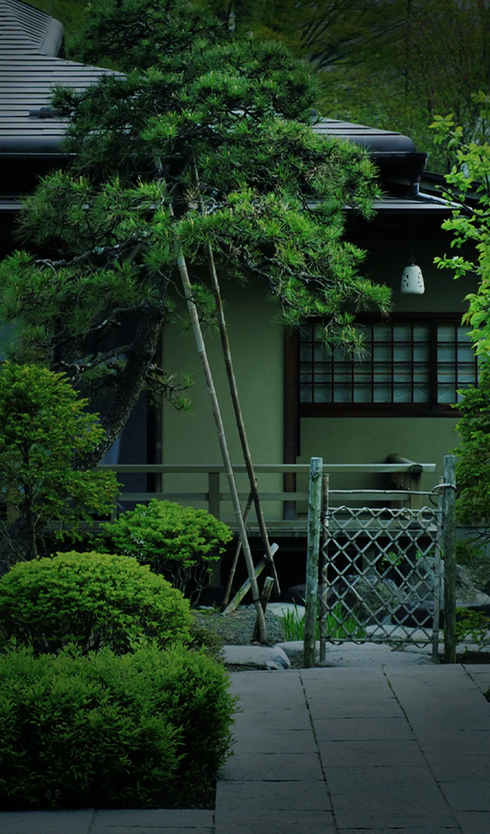 写真：河口湖温泉寺夢殿